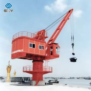 Multi-functional mobile harbour crane for container and bulk handling